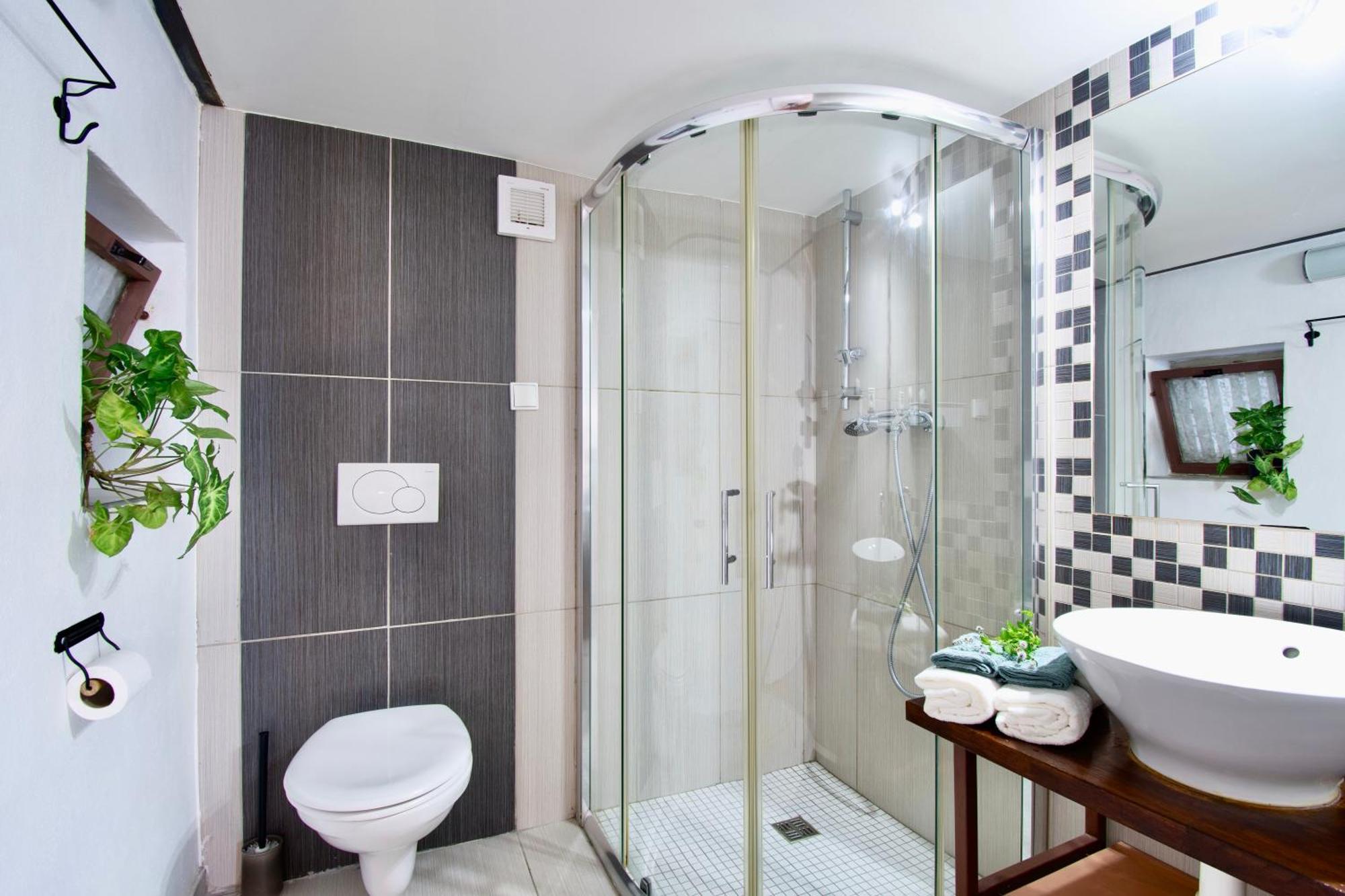 Netradicny Apartman V Centre Bratislava Exteriör bild