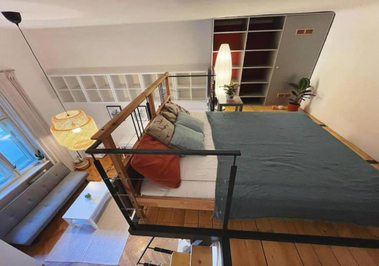 Netradicny Apartman V Centre Bratislava Exteriör bild
